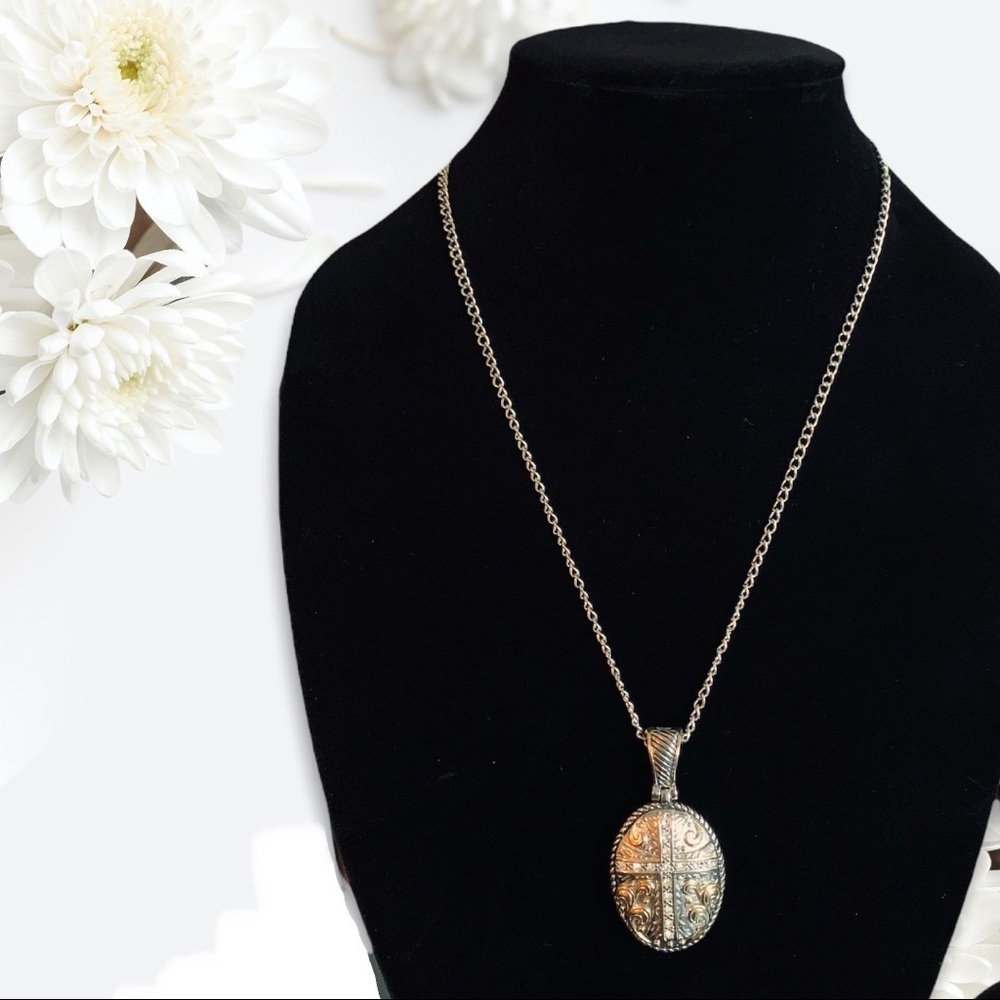 Agatha Paris necklace and pendant ✨